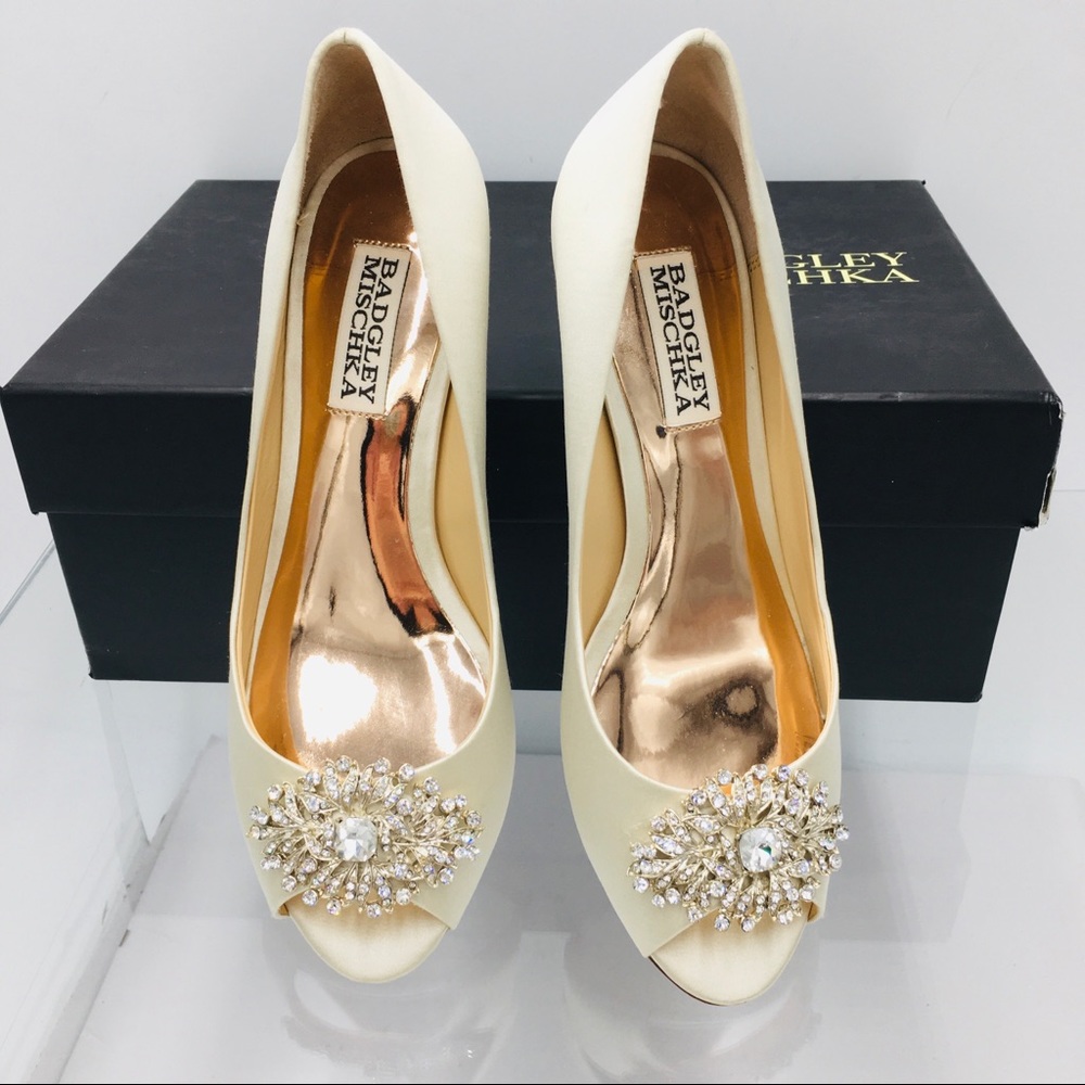 Badgley Mischka Ivory Satin Women’s Bridal Heels